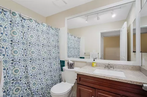Bath - 235 State St #227, Springfield, MA 01103 photo 2 of 3