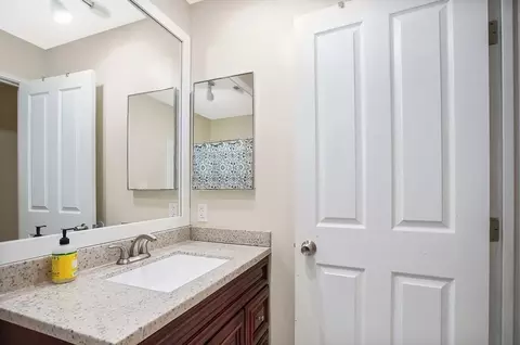 Bath - 235 State St #227, Springfield, MA 01103 photo 3 of 3
