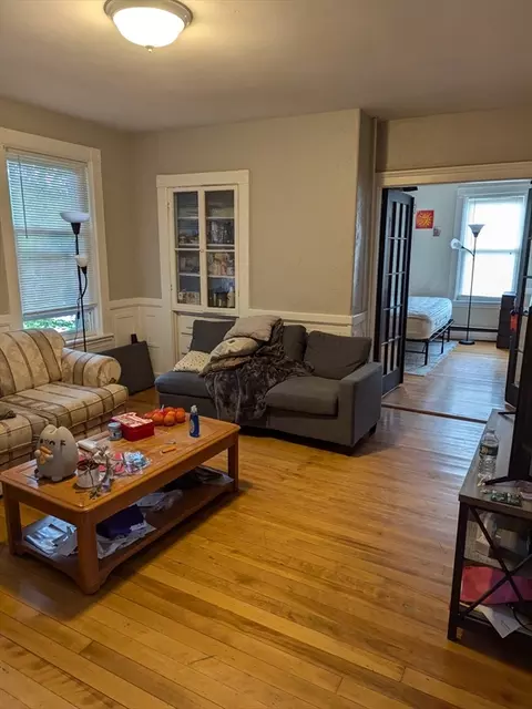 7 Clifton St, Worcester, MA 01610