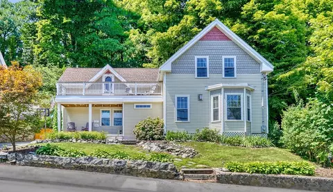 11 Chestnut St, Stoneham, MA 02180