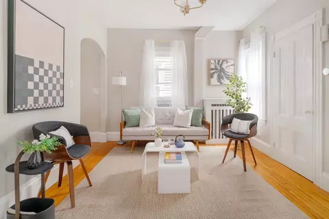 118 Pleasant St #1, Cambridge, MA 02139