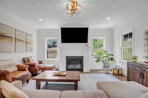 17 Bailey Pond Ln #17, Amesbury, MA 01913
