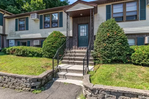 115 South St #14, Chicopee, MA 01013