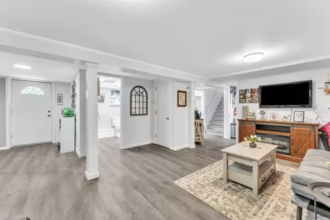 Entry Way - 64 Hillside Dr, Springfield, MA 01118 photo 2 of 3