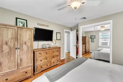 Bedroom - 64 Hillside Dr, Springfield, MA 01118 photo 2 of 5