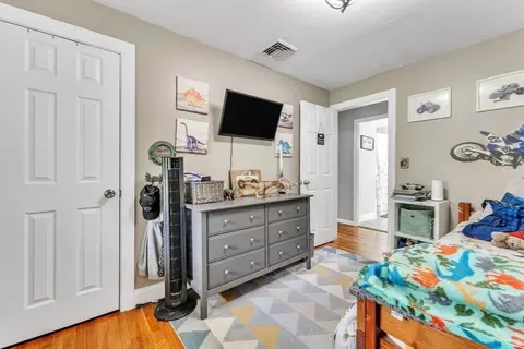 Bedroom - 64 Hillside Dr, Springfield, MA 01118 photo 5 of 5