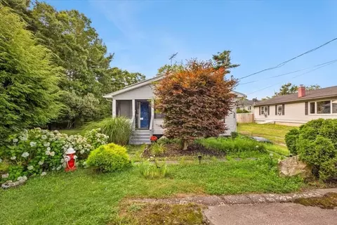 960 Norfolk St, New Bedford, MA 02745