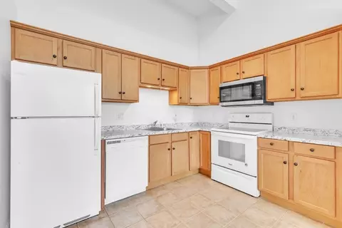 2 Mechanic St #R, Easthampton, MA 01027 photo 6