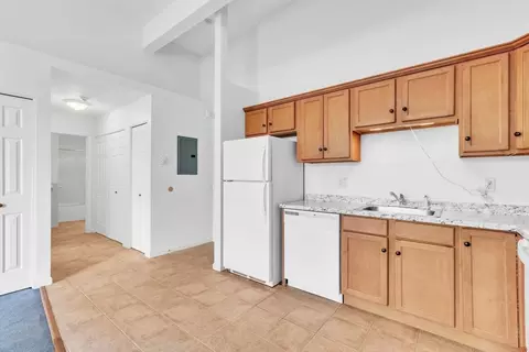 2 Mechanic St #R, Easthampton, MA 01027 photo 5