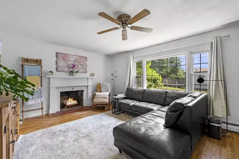 Living - 2 Sargent St, Beverly, MA 01915 photo 1 of 4