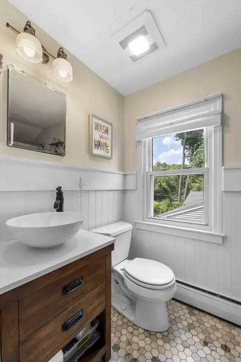 Bath - 2 Sargent St, Beverly, MA 01915 photo 2 of 3