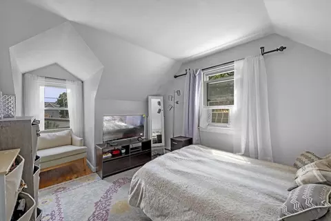 Bedroom - 2 Sargent St, Beverly, MA 01915 photo 3 of 5