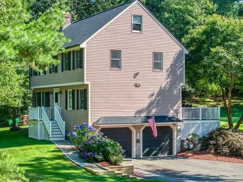 26 Parish Rd, Georgetown, MA 01833