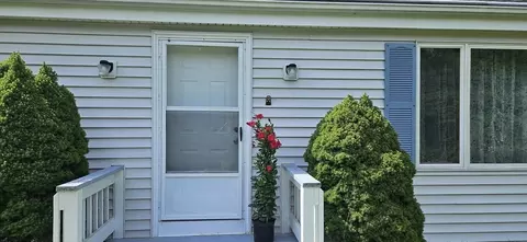 922 Crane Ave S, Taunton, MA 02780