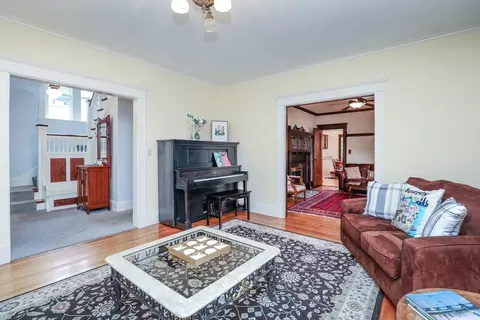 15 Larcom Ave, Beverly, MA 01915 photo 8