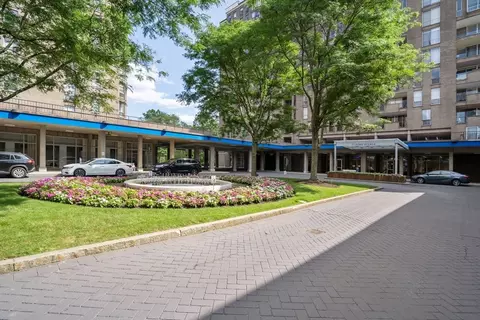 77 Pond Ave #1502, Brookline, MA 02445 photo 2