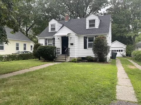 74 Huron St, Springfield, MA 01104