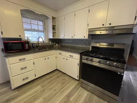 74 Huron St, Springfield, MA 01104 photo 8