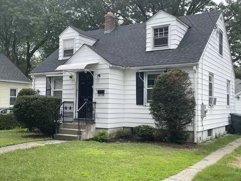 74 Huron St, Springfield, MA 01104 photo 2