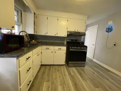 74 Huron St, Springfield, MA 01104 photo 9