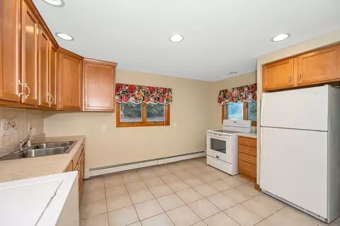 25 Davis Rd, Methuen, MA 01844 photo 13