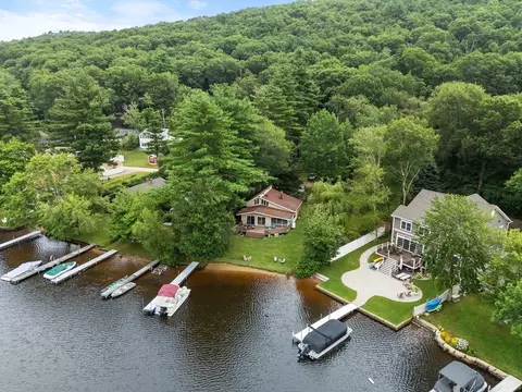 19 Massaconnic Trl, Holland, MA 01521