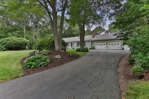 23 Nantucket Trl, Sandwich, MA 02563