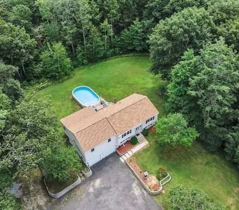 15 Cross Rd, Hubbardston, MA 01452