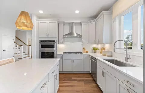 17 Goodwin Dr #056, Woburn, MA 01801
