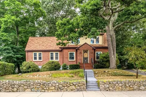 83 Washington St, Westwood, MA 02090