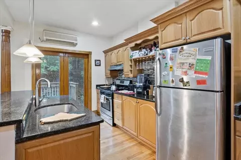 27 Nonquit St, Dorchester, MA 02125