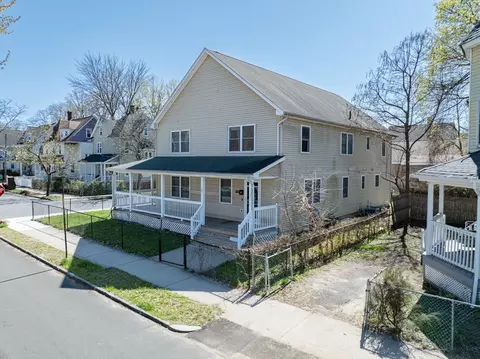 154 Cambridge St, Springfield, MA 01109 photo 2