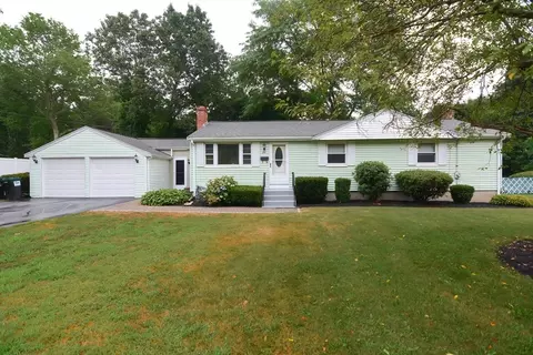 20 Richard St, Foxboro, MA 02035