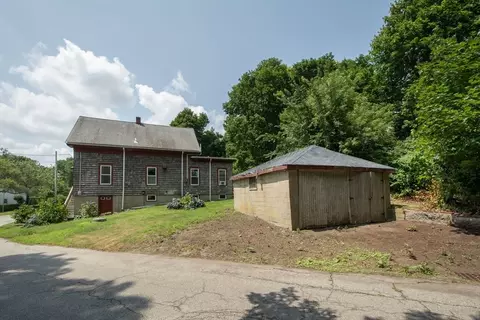 Exterior - 30 Pond St, Hull, MA 02045 photo 4 of 7