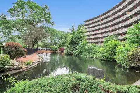 200 Swanton St #502, Winchester, MA 01890