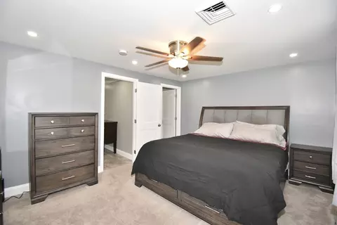 Bedroom - 48 Gardens Dr, Springfield, MA 01119 photo 1 of 11