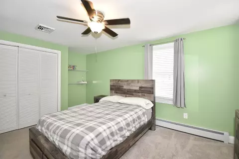Bedroom - 48 Gardens Dr, Springfield, MA 01119 photo 8 of 11