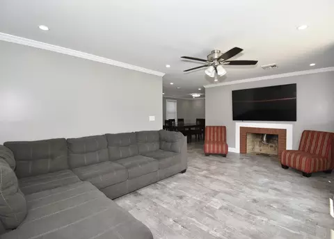 Living - 48 Gardens Dr, Springfield, MA 01119 photo 1 of 2