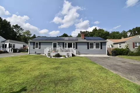 48 Gardens Dr, Springfield, MA 01119