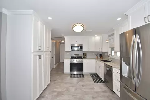 Kitchen - 48 Gardens Dr, Springfield, MA 01119 photo 2 of 4
