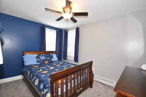 Bedroom - 48 Gardens Dr, Springfield, MA 01119 photo 9 of 11