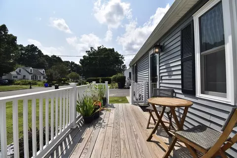 Exterior - 48 Gardens Dr, Springfield, MA 01119 photo 4 of 12