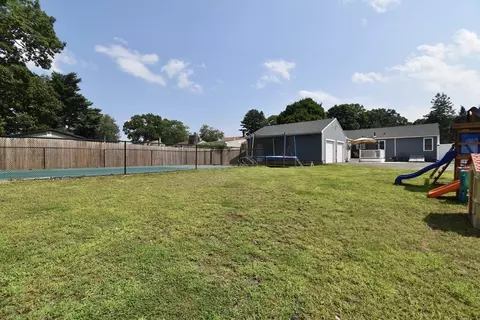 Exterior - 48 Gardens Dr, Springfield, MA 01119 photo 9 of 12