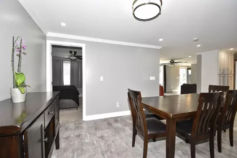 Dining - 48 Gardens Dr, Springfield, MA 01119 photo 2 of 4