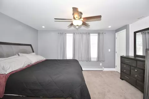 Bedroom - 48 Gardens Dr, Springfield, MA 01119 photo 3 of 11