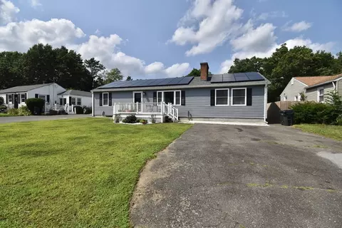 Exterior - 48 Gardens Dr, Springfield, MA 01119 photo 2 of 12