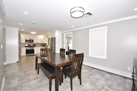 Dining - 48 Gardens Dr, Springfield, MA 01119 photo 3 of 4