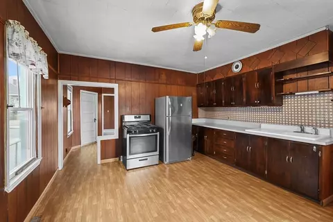 530 Dwelly St, Fall River, MA 02724 photo 15
