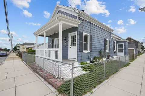 530 Dwelly St, Fall River, MA 02724 photo 2