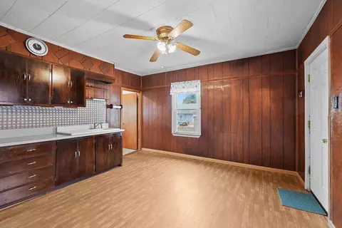 530 Dwelly St, Fall River, MA 02724 photo 19